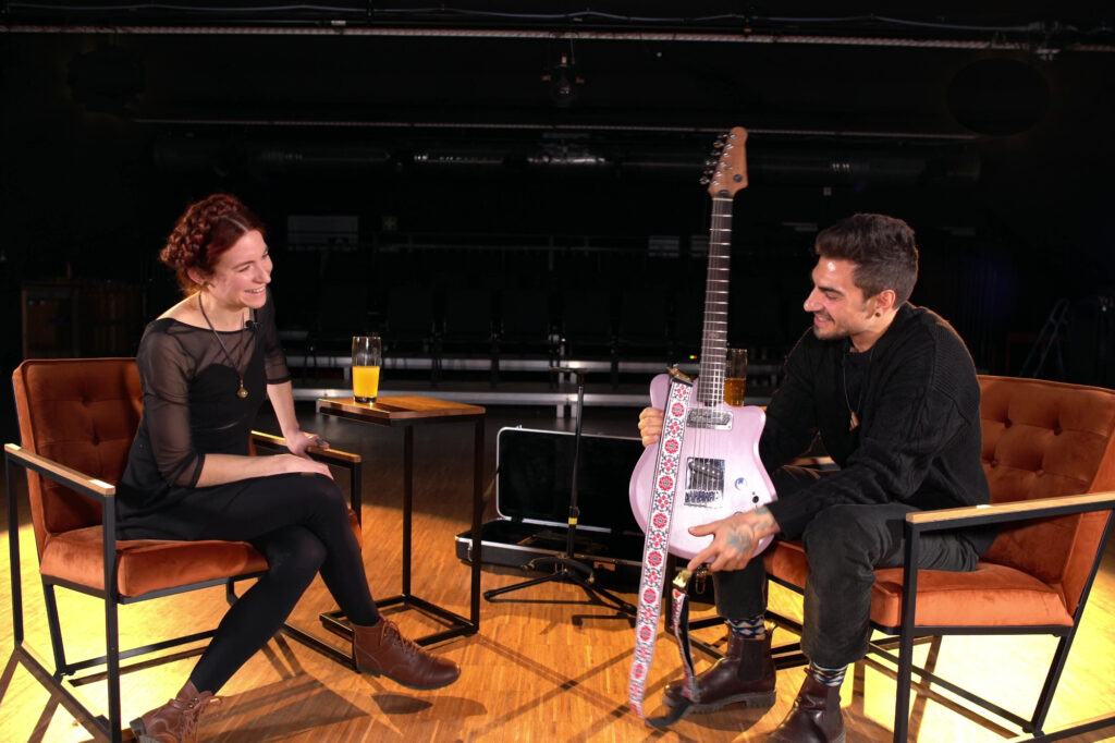 Flora Pulina mit Manuel Meier im Kurzfilm "Kunst als Ventil" / Foto: Wuzi Wonka