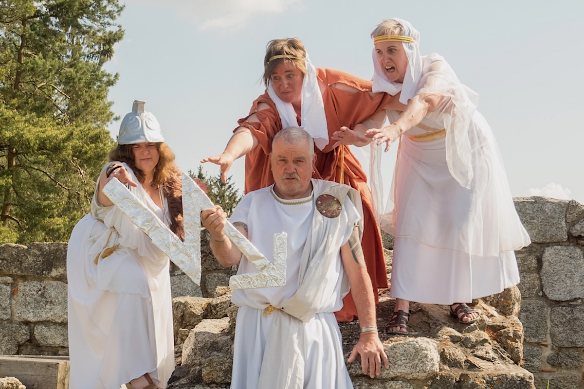 Flora Pulina - Regie "Aufstand im Olymp"