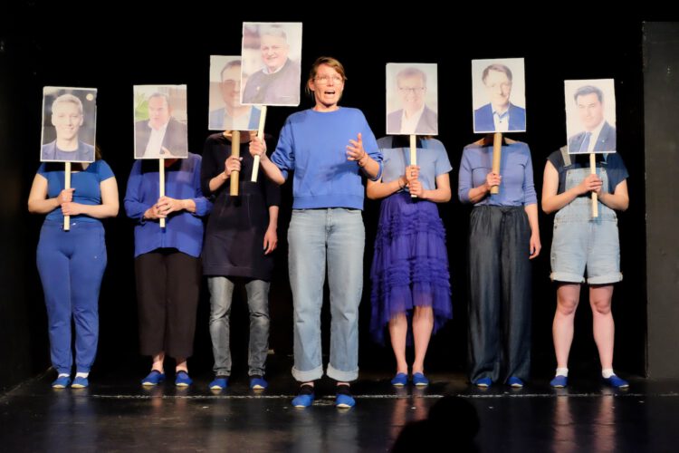 Flora Pulina Regie "Salonfähig!?" Flora Pulina Regie "Salonfähig!?"