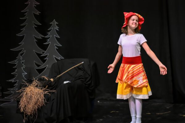 Flora Pulina - Regie "Die kleine Hexe" Flora Pulina - Regie "Die kleine Hexe"