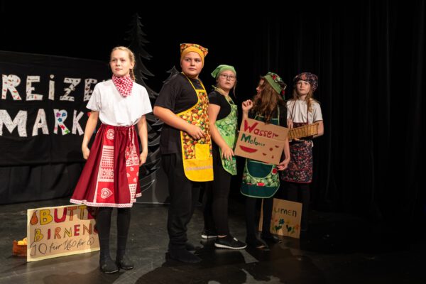 Flora Pulina - Regie "Die kleine Hexe" Flora Pulina - Regie "Die kleine Hexe"