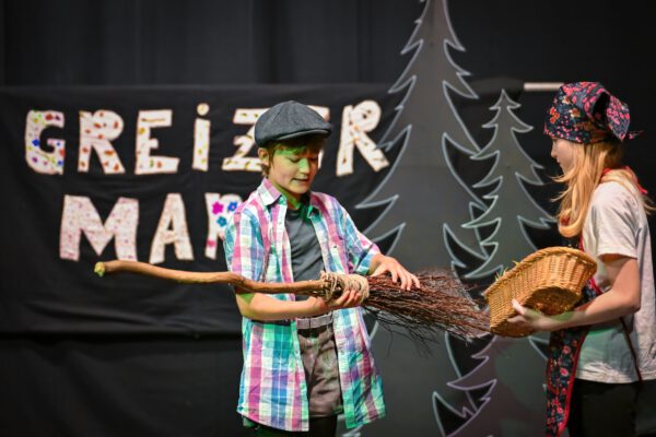 Flora Pulina - Regie "Die kleine Hexe" Flora Pulina - Regie "Die kleine Hexe"